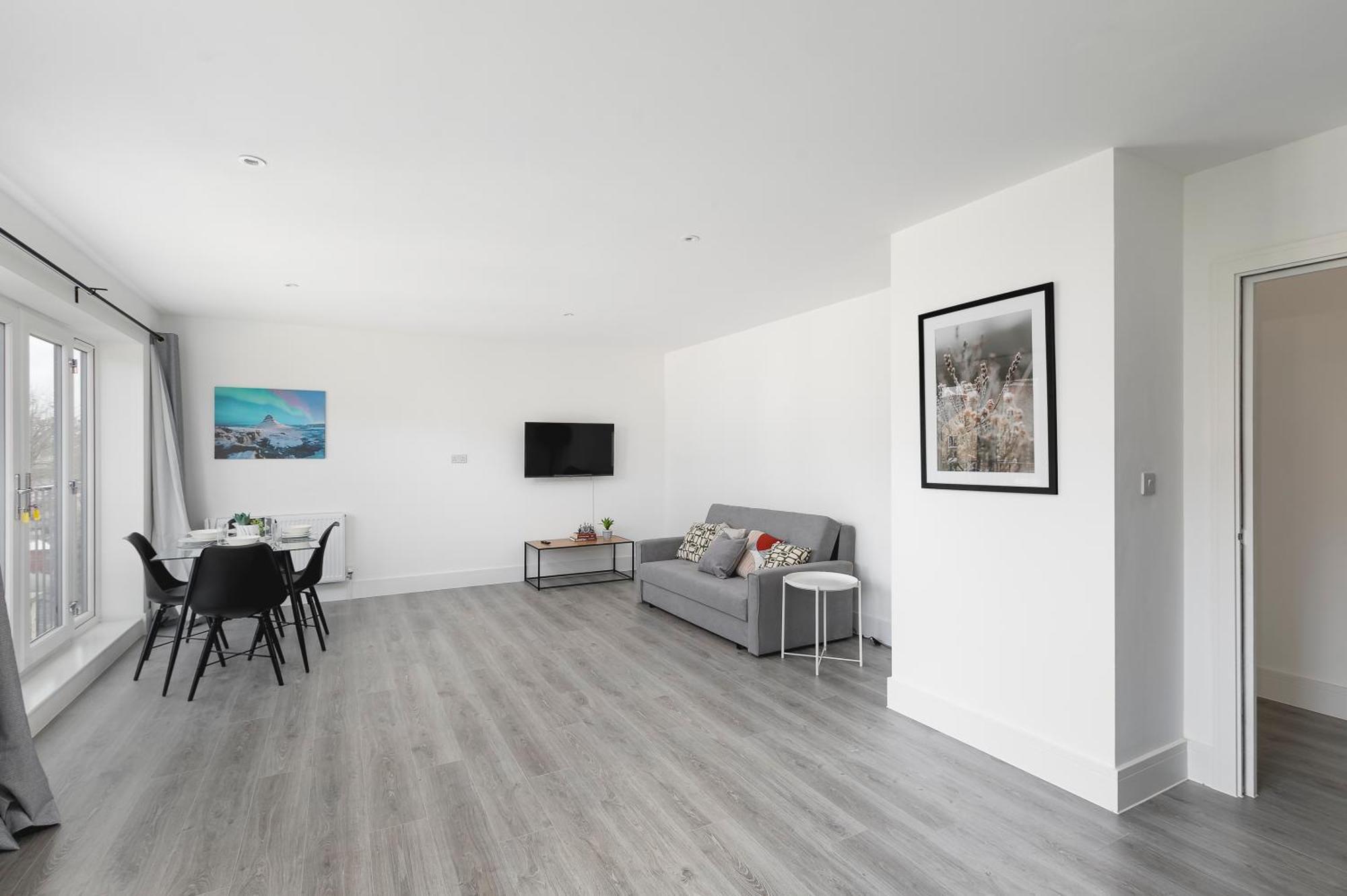 Cozy Apartments With King Size Beds Near Enfield Town & Chase Farm Train Stations With Wifi And Parking Exteriér fotografie