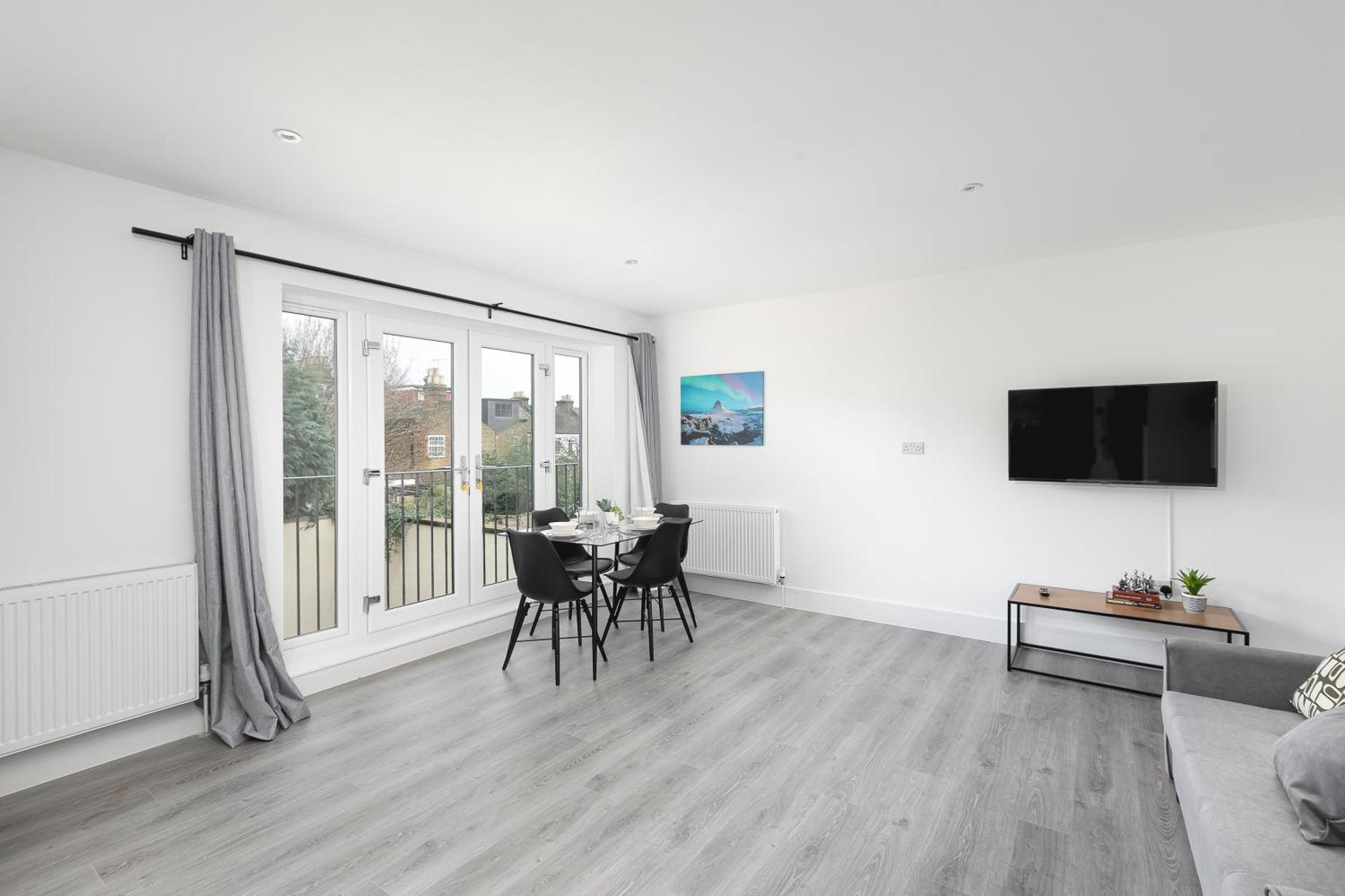 Cozy Apartments With King Size Beds Near Enfield Town & Chase Farm Train Stations With Wifi And Parking Exteriér fotografie