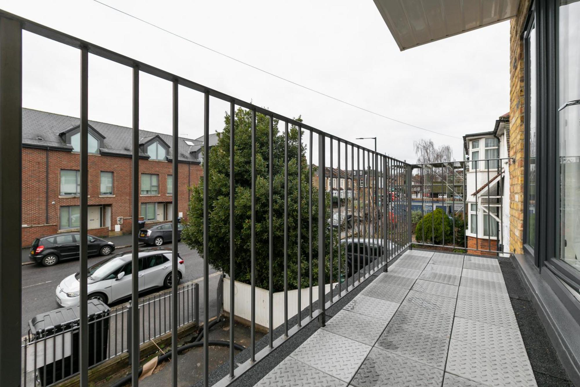 Cozy Apartments With King Size Beds Near Enfield Town & Chase Farm Train Stations With Wifi And Parking Exteriér fotografie